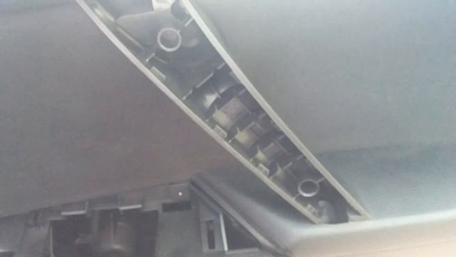 Ремонт дверей: снятие обшивки и замена ручек