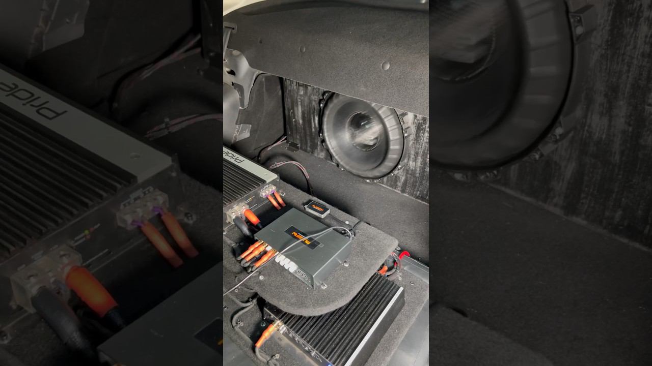 Мощный басс в Лада Веста #лада #lada #youtubeshorts