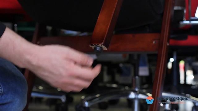 Обзор конференц-кресла Maxus D