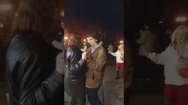 Харьков,танцы в парке,Света