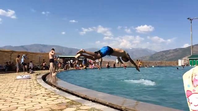 прыжок, пирамиды-  Чарвак