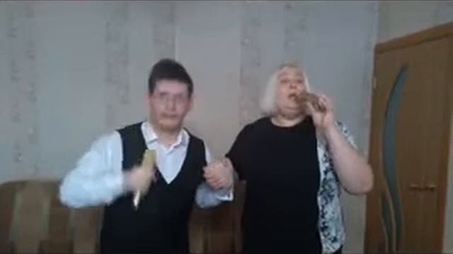 Семейный дуэт из Пензы – Лариса и Михаил Бурхановы. Песня «Волоколамские колокола»