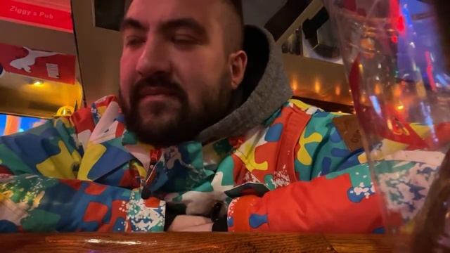 пьяный Мамбето в баре