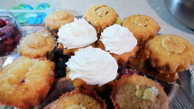 Украшаем Капкейки для семейного чаепития. Вкусно, красиво, аппетитно.