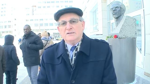 Студенты и сотрудники РУДН почтили память Патриса Эмери Лумумбы