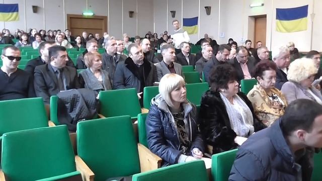 Совесть и порядочность глазами не видны но их отсутствие бросается в глаза