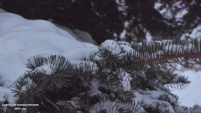 Нижний Тагил, Новогодний ледовый городок, в центре города ДНЁМ, 09.01.2021 год(4к)