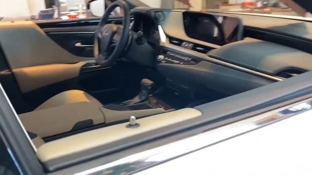 2021 LEXUS ES 300 Hybrid Walk Around | Interior And Exterior