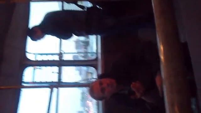 Пьяный в троллейбусе