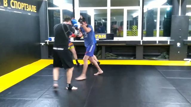 Маркин. Д.Н.Тула. Клуб ХУЛИГАН. Вечерняя группа. Задание ударник против борца.29 декабря 2017 г.