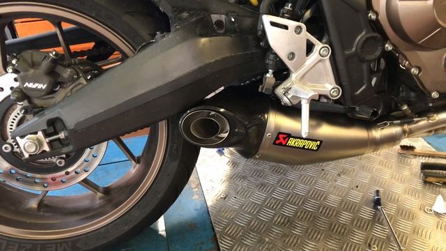 Honda CB 650 R Akrapovic