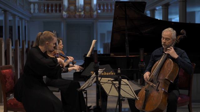 J. Haydn: Piano Trio No.39 In G Major 