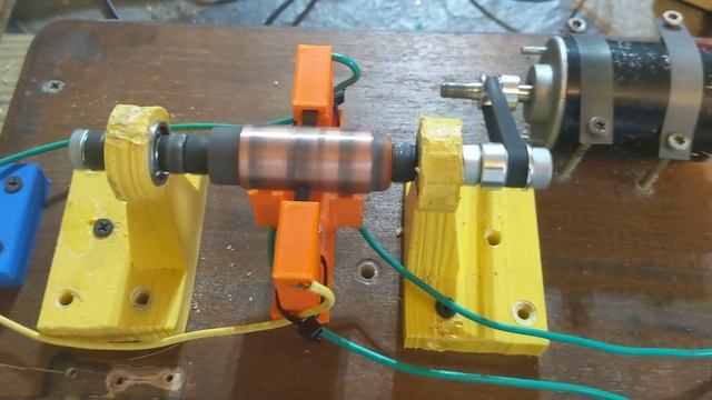 Mechanical Brushed Inverter.  Direct Current To Alternating Current. No Electronics