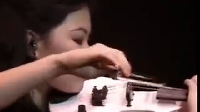 Vanessa Mae Plays Paganini`s Caprice No 24