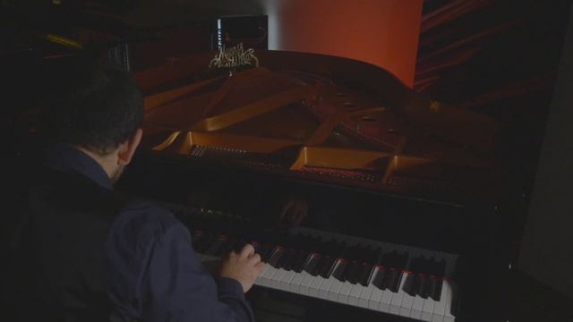 Feliz Navidad - by Jose Feliciano Piano Arrangement by Vitaliy Kuloyans