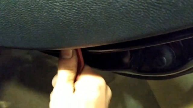 Skoda Octavia Scout(a5)2011г.в.как разобрать заднюю дверь,снять карточку,стекло,обшивку двери.форто