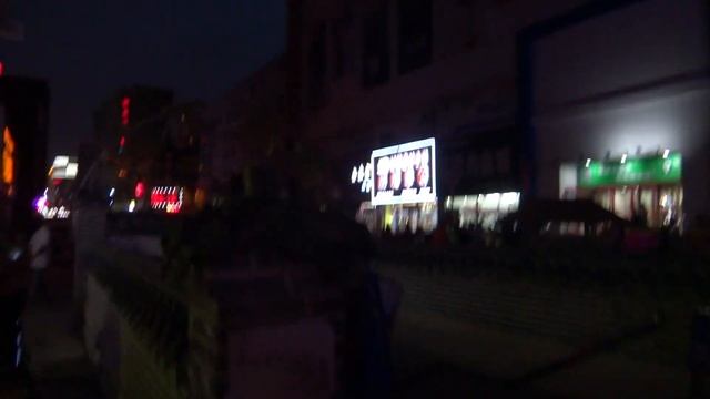 Янцзы.вечерняя прогулка по кварталу.19 июля 2017 год