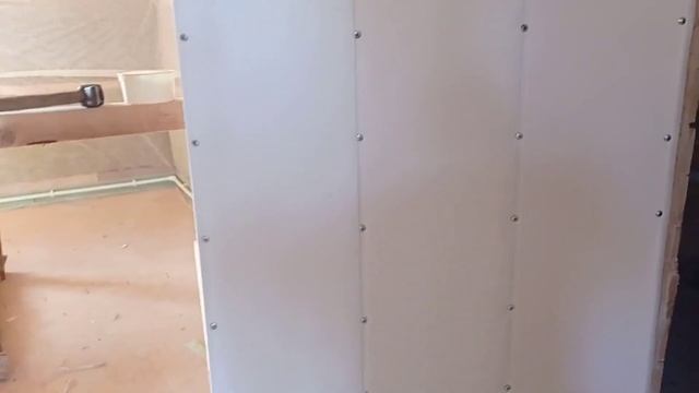 102.апрель 27. Дверь пластиковыми панелями и вагонкой.