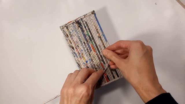 Не выбрасывайте старые газеты. Ваза своими руками / DIY Vase