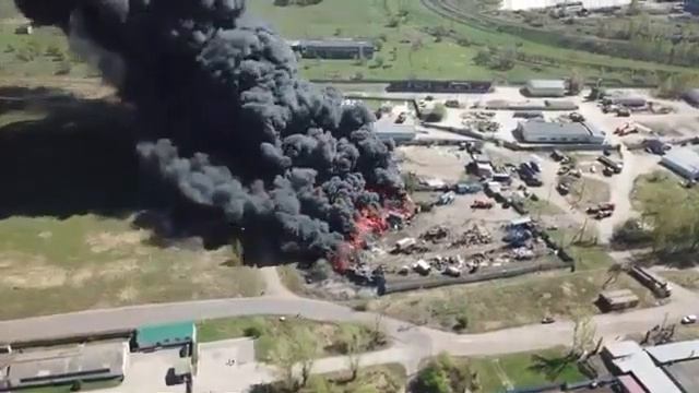 Рядом с Железногорском горели тонны старых покрышек