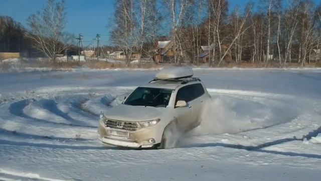Highlander по снегу