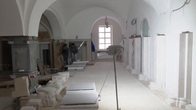 В нижнем храме Христорождественского собора собирают иконостас