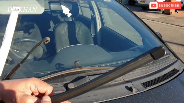 Toyota Yaris Vitz Wiper Blades Replacement || Changing Wiper Blades In Yaris Vitz