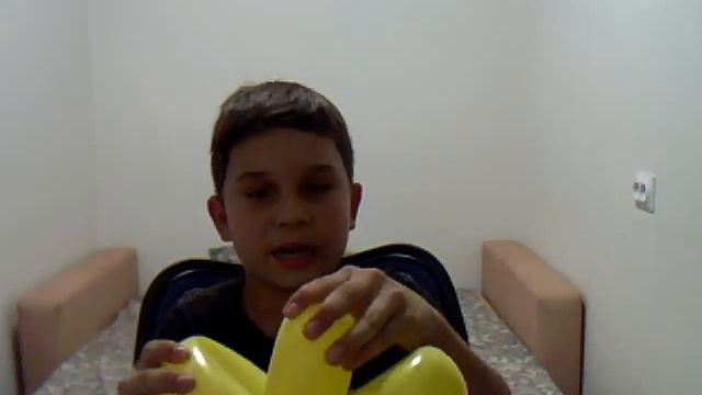 Как сделать цветок из воздушных шаров