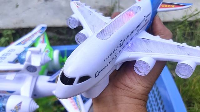 Basket Full Of Toys,Helicopters Toy,Airplane Toys,Jet Fighter,Robot Transformers,Boeing 710,Bus Tay