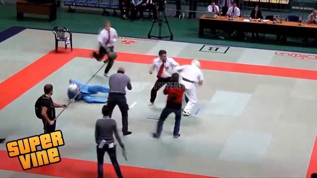 Ef8e89e97cfc63479bf2fc1bd6429413