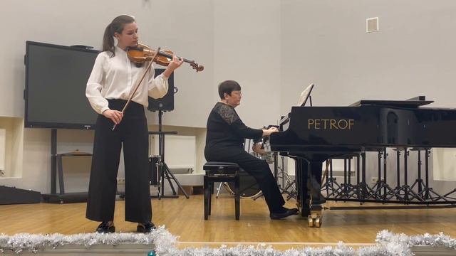 Кутрайте Полина, скрипка, 14 лет, Детская музыкальная школа им. Т.А. Докшицера, г. Москва