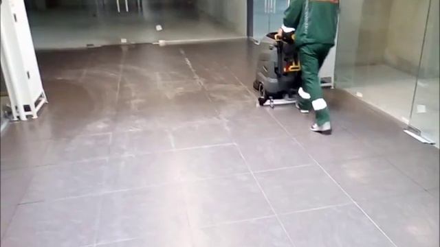 Поддерживающая уборка во время ремонтных работ. Поломоечная машина Kärcher. Манхэттен