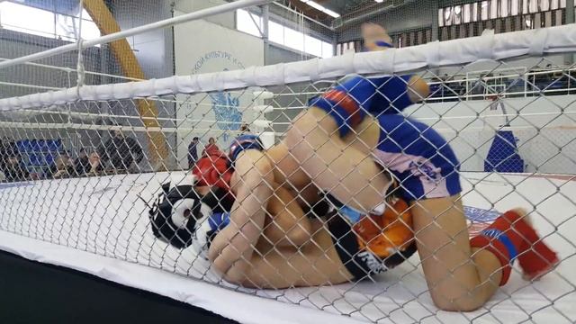 2-ой бой Козлова Никиты на первенстве завершился поражением, Никита проиграл удушающим приёмом.