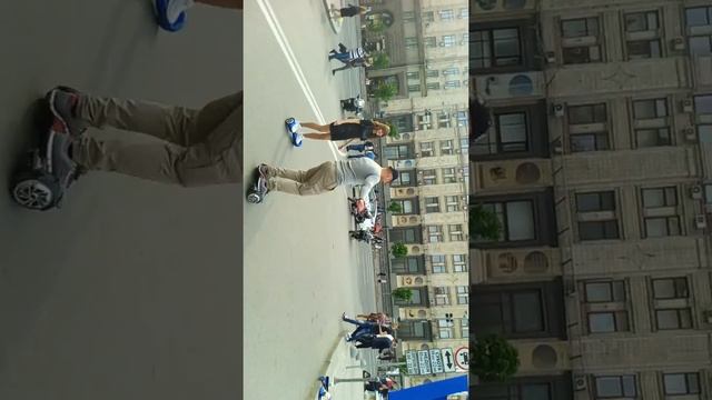 танец на гироскутерах