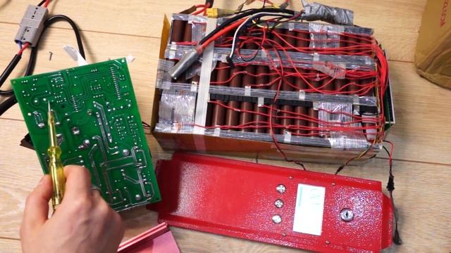 Распаковка супермощной зарядки 100.8В, 18А для электробайка