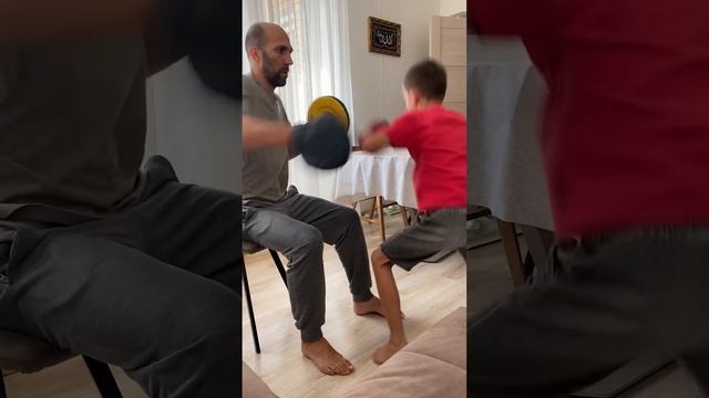 Старшеклассники нам не страшны #тайскийбокс #кикбоксинг #бокс #spb #дети #домашниетренировки