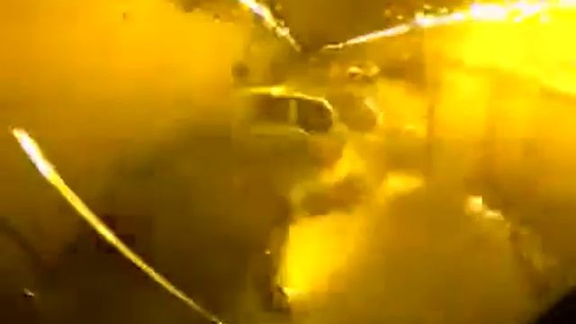 Автобус на мокрой трассе не успел остановиться и врезался в стоящие машины