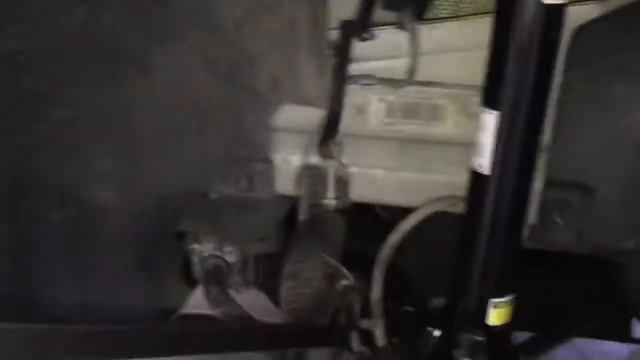 How To Replace The Front Air Strut On A 2008 Mecedes GL320