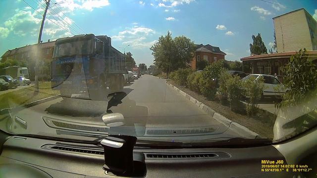 Спасение котят на дороге