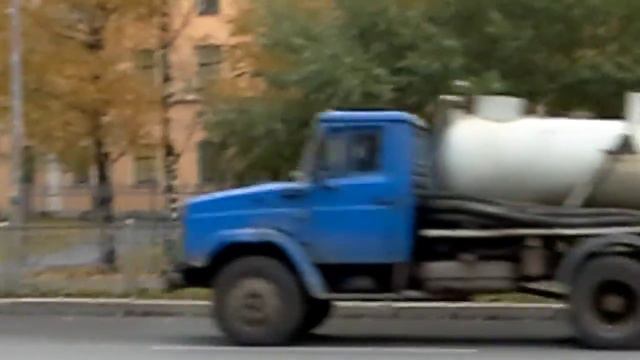 Машина поехала закрытыми дверями