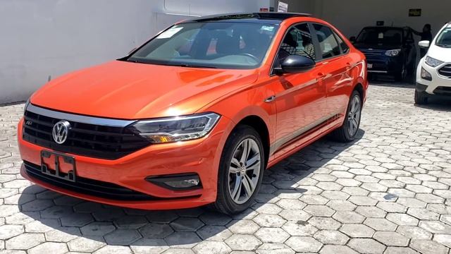 Jetta R-line 2019 $330,000