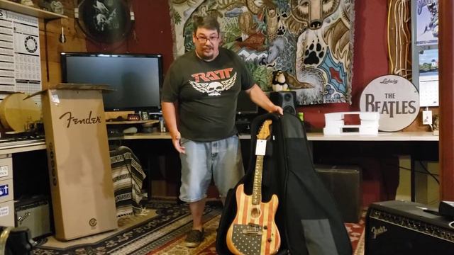 Fender Acoustasonic Stratocaster Limited Edition American Flag Model-Unboxing And First Impressions