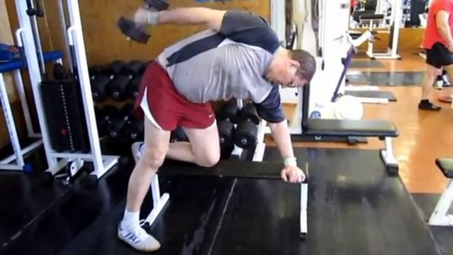 жим правой рукой на трицепс 18 кг Журавский Виктор.avi