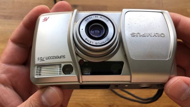 OLYMPUS SUPERZOOM 76s 35mm Film Camera How To Load A Film And Use