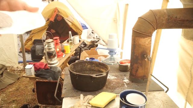 History Corner #004 - Winter Camping With The Swiss