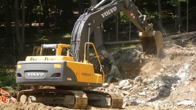 Volvo EC160BLC Moving Hammered Rock