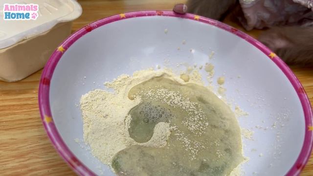 BiBi Helps Dad Take Care Of Baby Monkey OBi