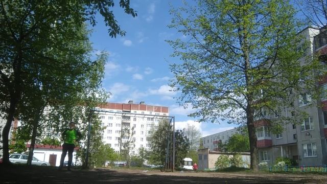 Учим Егора стоять на воротах