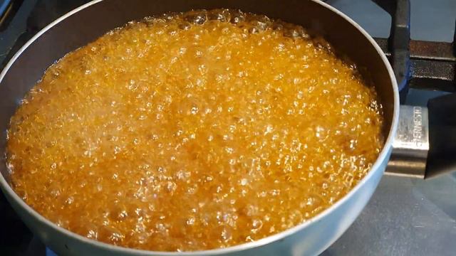 Bubbles Making Million Shortbread. Easy Recipe. #goldheadmovies #cookingwithkids