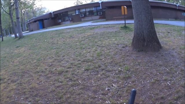 1/16 Traxxas Grave Digger Tear Through A School Park